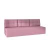 Różowa kanapa z pikowanymi poduszkami