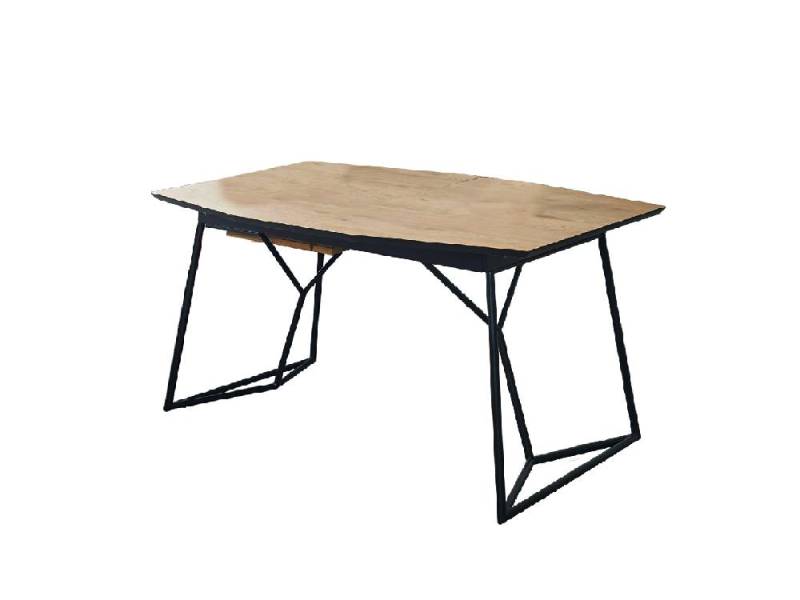 Loftowy stół z metalowymi nogami