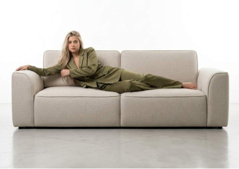 Loftowa elegancka mała sofa rozkładana Koma 2