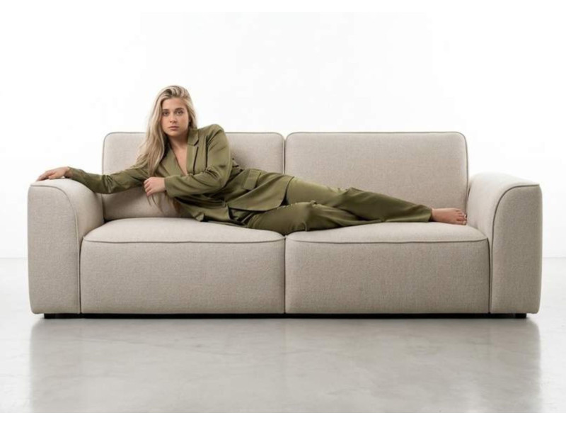 Loftowa elegancka mała sofa rozkładana Koma 2