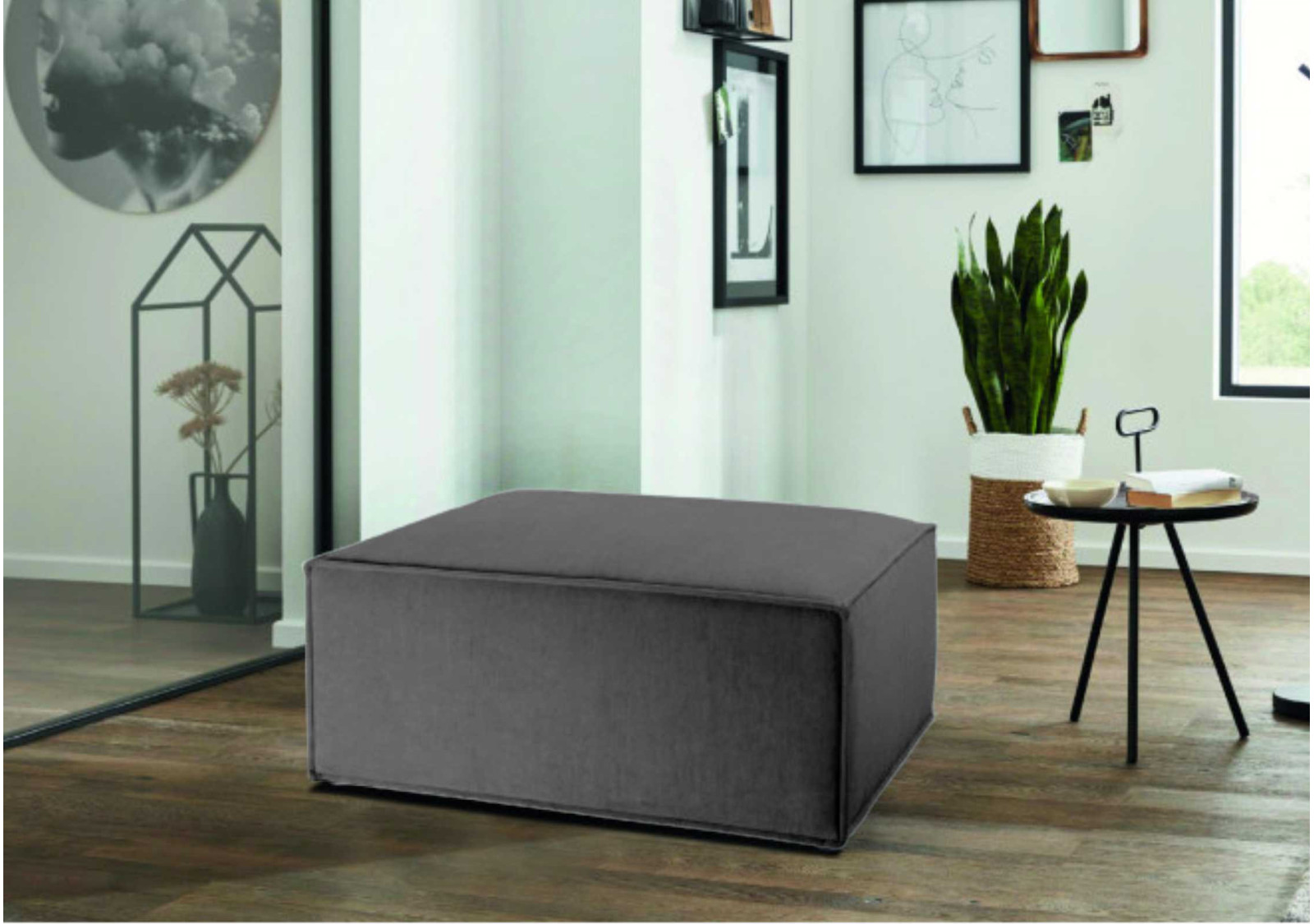 Pufa Grande 80x50 cm w szarej tkaninie, aranżacja salonu