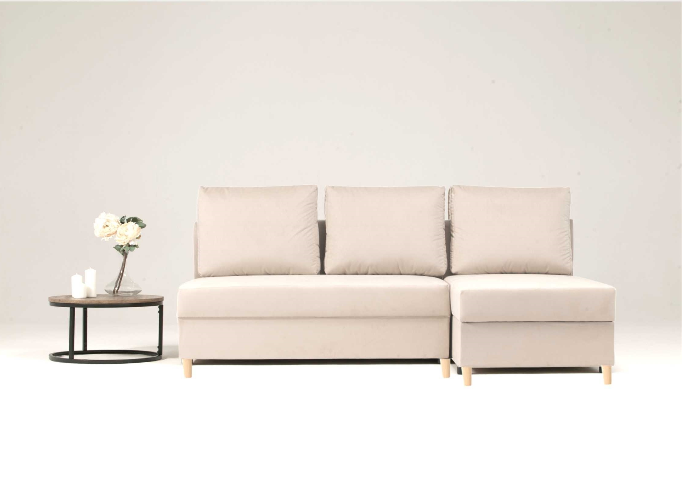 Mały narożnik 200cm na drewnianych nogach 